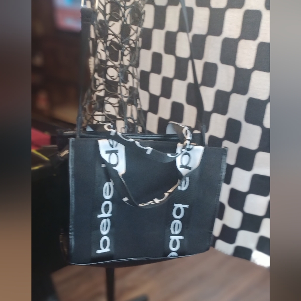 bebe crossbody - Picture 2 of 4